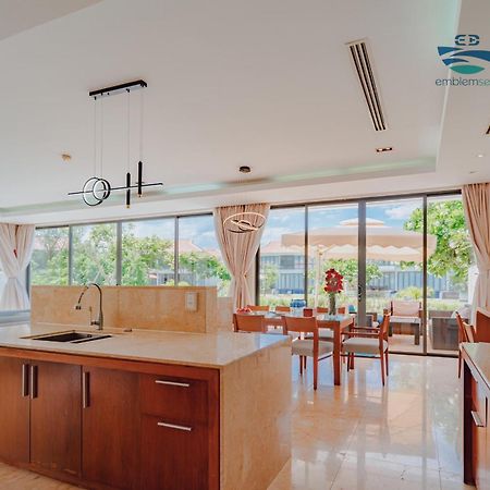 Emblem Sea 4 Bedroom Villas Da Nang Exterior foto
