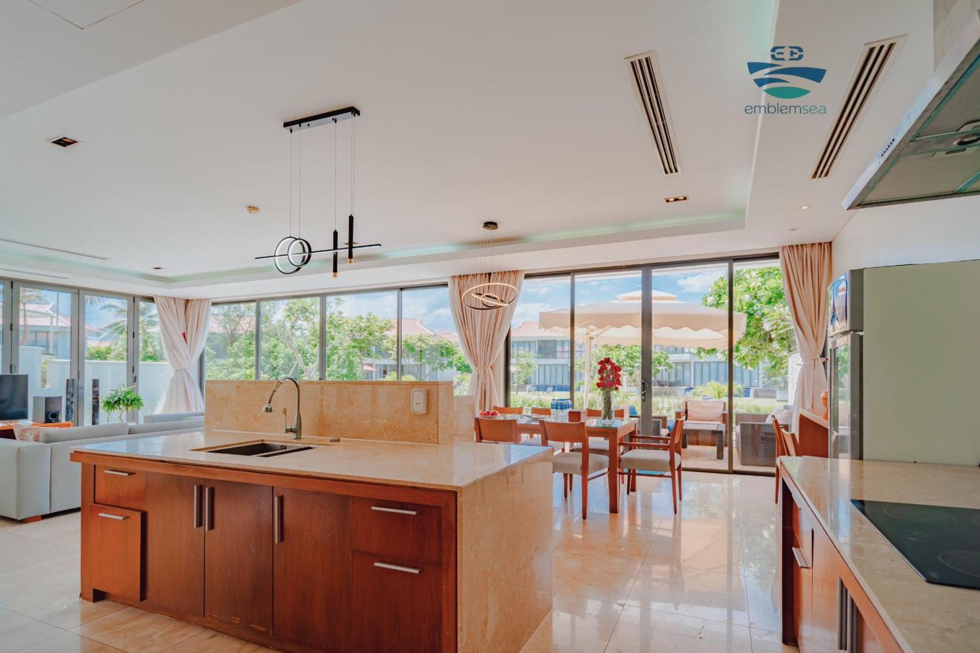 Emblem Sea 4 Bedroom Villas Da Nang Exterior foto