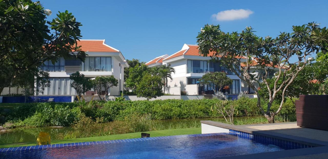 Emblem Sea 4 Bedroom Villas Da Nang Exterior foto